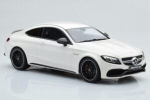 Mercedes C63S AMG C205 Coupe Branco GT Spirit 1:18 B66965707 Resina - imagem 4 de 6