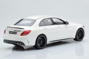 Mercedes C63S AMG W205 Branco GT Spirit 1:18 B66960370 Resina - imagem 2 de 6