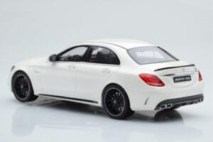 Mercedes C63S AMG W205 Branco GT Spirit 1:18 B66960370 Resina - imagem 5 de 6