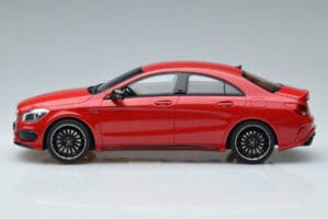 Mercedes CLA 45 AMG C117 Jupiter Vermelho GT Spirit 1:18 GT031 Resina - imagem 3 de 6