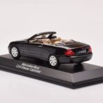 Mercedes CLK A209 Cabriolet Obsidian Preto Metálico Minichamps 1:43 - image 3 of 4