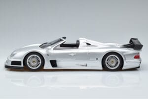 Mercedes CLK GTR Roadster Prata GT Spirit 1:18 GT155 Resina - imagem 3 de 6