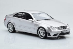 Mercedes CLK63 AMG C209 Coupe Prata Otto 1:18 OT227 Resina - imagem 4 de 6