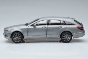 Mercedes CLS Shooting Brake X218 Alanite Cinzento Norev 1:18 B66960117 Metal - imagem 4 de 7