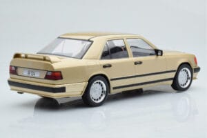 Mercedes E-Class W124 Tuning Bege MCG 1:18 MCG18342 Metal - imagem 2 de 6