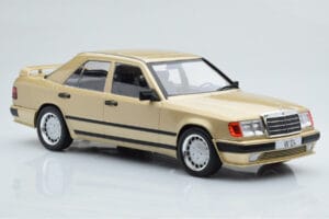 Mercedes E-Class W124 Tuning Bege MCG 1:18 MCG18342 Metal - imagem 4 de 6