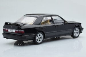 Mercedes E-Class W124 Tuning Preto MCG 1:18 MCG18341 Metal - imagem 2 de 6