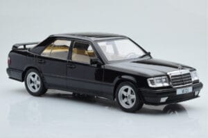 Mercedes E-Class W124 Tuning Preto MCG 1:18 MCG18341 Metal - imagem 4 de 6