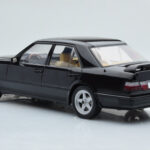 Mercedes E-Class W124 Tuning Preto MCG 1:18 - image 5 of 6