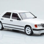Mercedes E-Class W124 Tuning Branco MCG 1:18 - image 4 of 6
