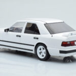 Mercedes E-Class W124 Tuning Branco MCG 1:18 - image 5 of 6