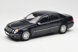 Mercedes E-Class W211 Azul Metálico Kyosho 1:18 B66962147