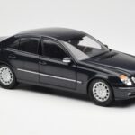 Mercedes E-Class W211 Azul Metálico Kyosho 1:18 B66962147 - image 6 of 8