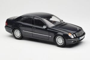 Mercedes E-Class W211 Azul Metálico Kyosho 1:18 B66962147 Metal - imagem 6 de 8