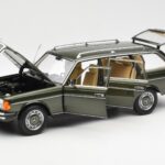 Mercedes 230T W123 T-Model Verde Metalizado Norev 1:18 183730 - image 2 of 8