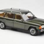 Mercedes 230T W123 T-Model Verde Metalizado Norev 1:18 183730 - image 6 of 8