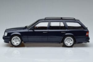 Mercedes E36 AMG S124 Azul Otto 1:18 OT753 Resina - imagem 3 de 6