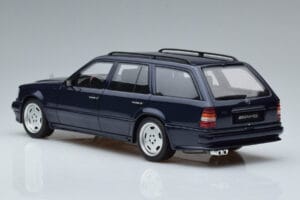 Mercedes E36 AMG S124 Azul Otto 1:18 OT753 Resina - imagem 5 de 6