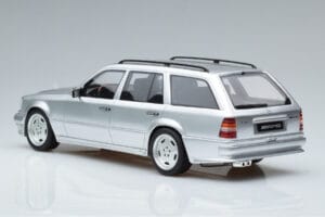 Mercedes E36 AMG S124 Prata Otto 1:18 OT889 Resina - imagem 5 de 6