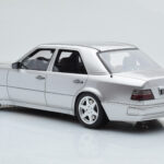 Mercedes E500 W124 Prata Otto 1:18 - image 5 of 6