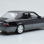 Mercedes E60 AMG W124 Preto Otto 1:18 - image 2 of 6
