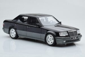 Mercedes E60 AMG W124 Preto Otto 1:18 OT131 Resina - imagem 4 de 6