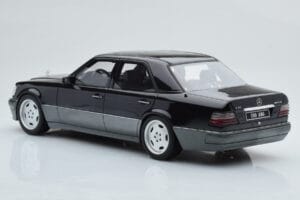 Mercedes E60 AMG W124 Preto Otto 1:18 OT131 Resina - imagem 5 de 6