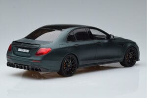 Mercedes E63 AMG Brabus 800 W213 Verde GT Spirit 1:18 GT208 Resina - imagem 2 de 6