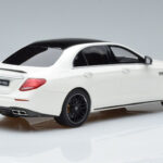 Mercedes AMG E63 S W213 Branco GT Spirit 1:18 - image 2 of 6