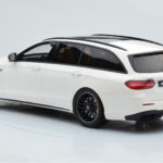 Mercedes AMG E63 S S213 T-Model Branco GT Spirit 1:18 - image 5 of 6