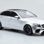 Mercedes AMG E63 S W213 Prata GT Spirit 1:18 - image 4 of 6