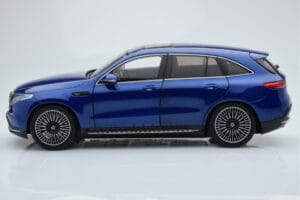 Mercedes EQC 400 Brilliant Azul NZG 1:18 B66963757 Metal - imagem 4 de 8
