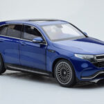Mercedes EQC 400 Brilliant Azul NZG 1:18 - image 6 of 8