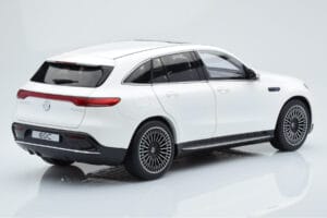 Mercedes EQC 400 Diamond Branco NZG 1:18 B66963756 Metal - imagem 3 de 8