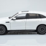 Mercedes EQC 400 Diamond Branco NZG 1:18 - image 4 of 8