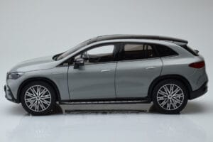 Mercedes EQE SUV X294 AMG Line Alpine Cinzento NZG 1:18 B66960837 Metal - imagem 4 de 8