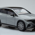 Mercedes EQE SUV X294 AMG Line Alpine Cinzento NZG 1:18 - image 6 of 8