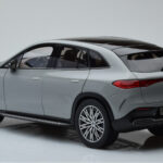 Mercedes EQE SUV X294 AMG Line Alpine Cinzento NZG 1:18 - image 7 of 8