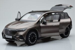Mercedes EQE SUV X294 AMG Line Velvet Castanho NZG 1:18 B66960836 Metal - imagem 2 de 8