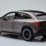 Mercedes EQE SUV X294 AMG Line Velvet Castanho NZG 1:18 - image 7 of 8