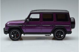 Mercedes G63 AMG W463 Crazy Color Galactic Beam Dealer Edition GT Spirit 1:18 B66961014 Resina - imagem 3 de 6