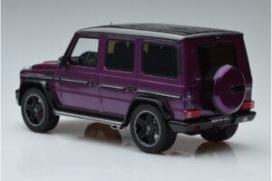 Mercedes G63 AMG W463 Crazy Color Galactic Beam Dealer Edition GT Spirit 1:18 B66961014 Resina - imagem 5 de 6