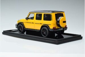 Mercedes AMG G63 W463 Amarelo MotorHelix 1:18 MH018-Y Resina - imagem 5 de 7