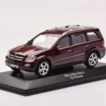 Mercedes GL X164 Cornalina Vermelho Minichamps 1:43 - image 2 of 4