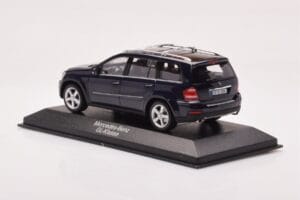 Mercedes GL X164 Tanzanite Azul Minichamps 1:43 B66962228 Metal - imagem 3 de 4