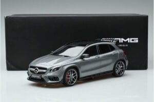 Mercedes AMG GLA 45 X156 Edição Concessionário GT Spirit 1:18 B66960467 Resina - imagem 6 de 6