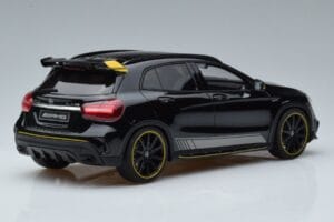 Mercedes AMG GLA45 X156 Amarelo Night Edition GT Spirit 1:18 B66960469 Resina - imagem 2 de 6