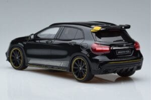 Mercedes AMG GLA45 X156 Amarelo Night Edition GT Spirit 1:18 B66960469 Resina - imagem 5 de 6