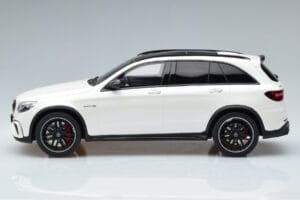 Mercedes GLC 63 AMG X253 Branco GT Spirit 1:18 B66965713 Resina - imagem 3 de 6