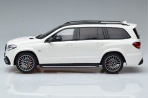 Mercedes AMG GLS63 X166 Branco GT Spirit 1:18 B66965709 Resina - imagem 3 de 6
